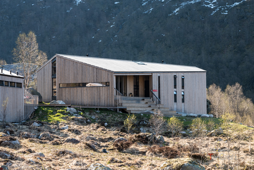 From Bjordal To Kvitlen - cabin