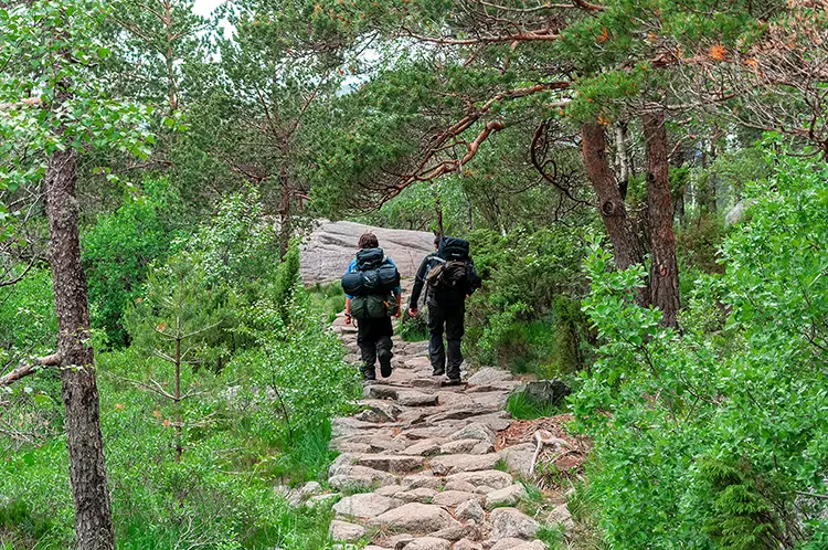 On the way to Preikestolen - TurCraft.com