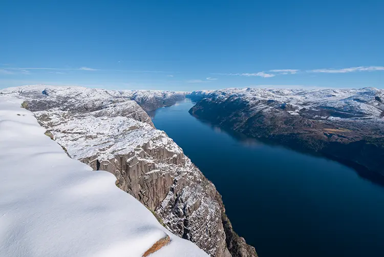 Winter Fjord Preikestolen - TurCraft.com
